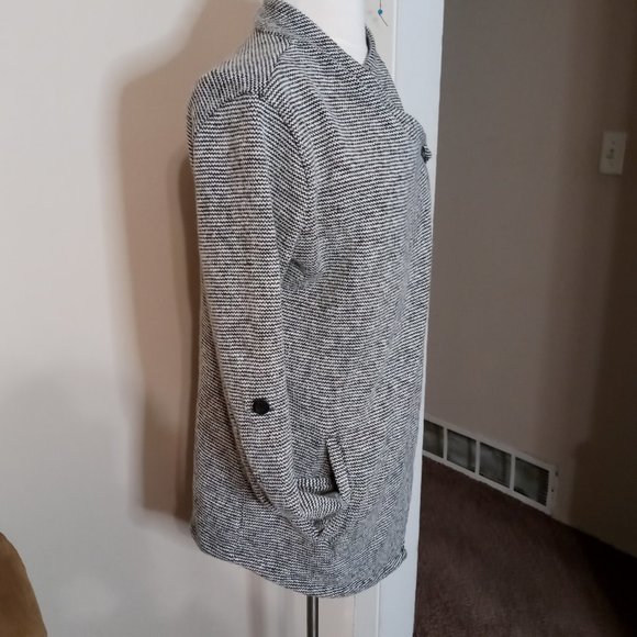 Black and White striped sweater - Picture 3 of 8